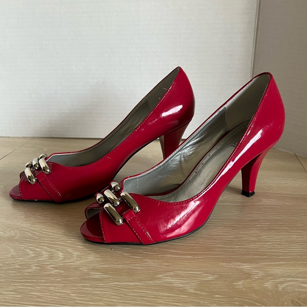 👠Red Patent Heels - Picture 5 of 7